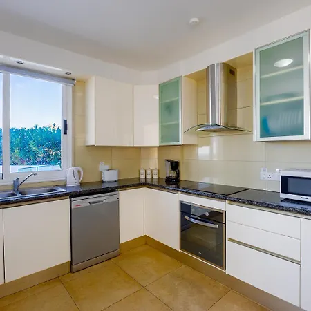 Bella Ena Νέα Δήμματα